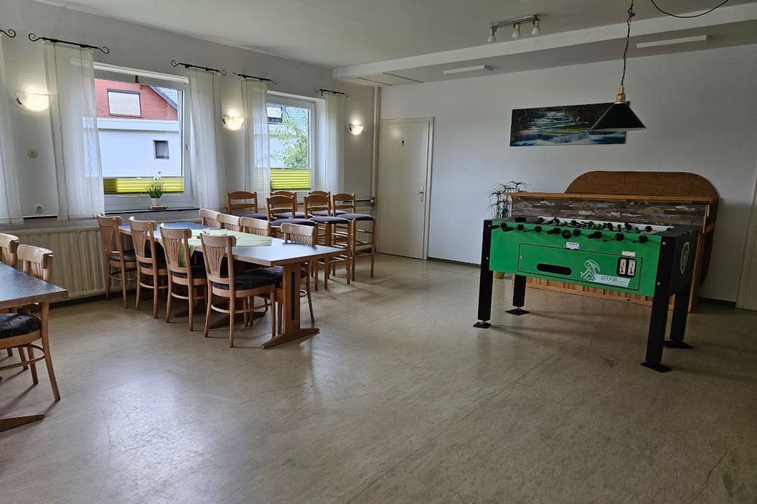 Clubraum der Sater Schänke. Im Hintergrund noch der Kickertisch